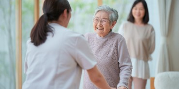 脳卒中サバイバーが集う「脳卒中フェスティバル」でのアロマハンドケア