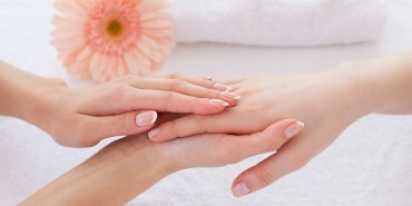 日々の「手」をいたわることは、心と身体を整える小さなフィトセラピー